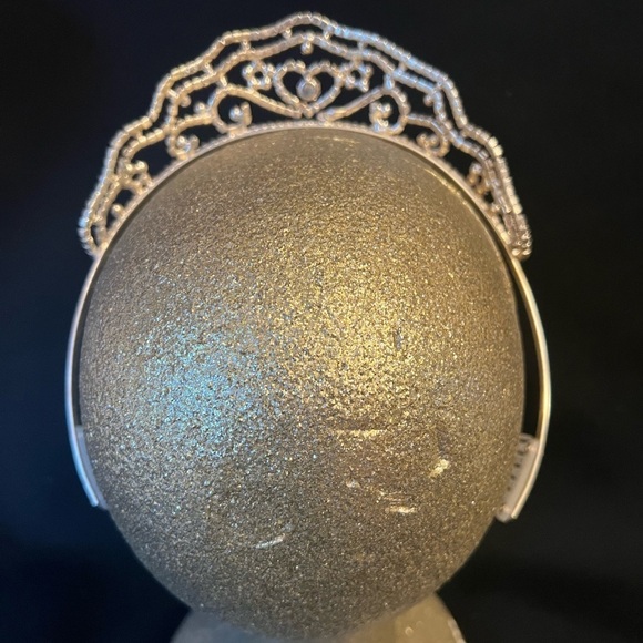 Gorgeous Diamond and Silver Tiara with 2 Teardrop chains main image 10